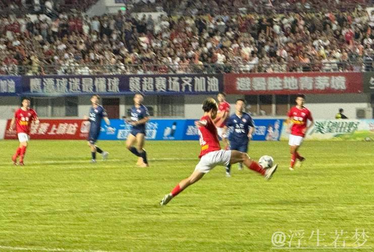 贺希宁:主场首战蓄势待发,球迷助威给予心理优势 贺希宁:主场首战蓄势待发,球迷助威给予心理优势